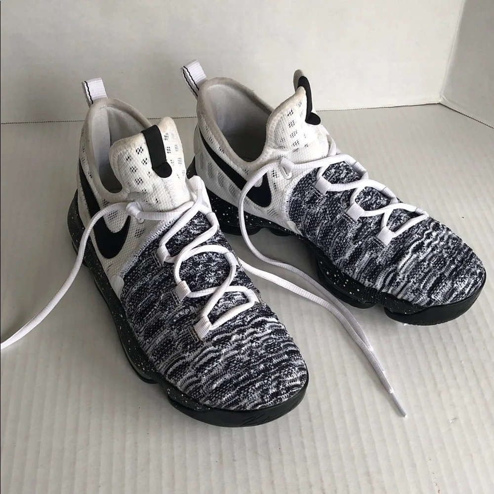 NIKE KD Oreo Basketball Shoes Size 7Y, 8.5 Women’s